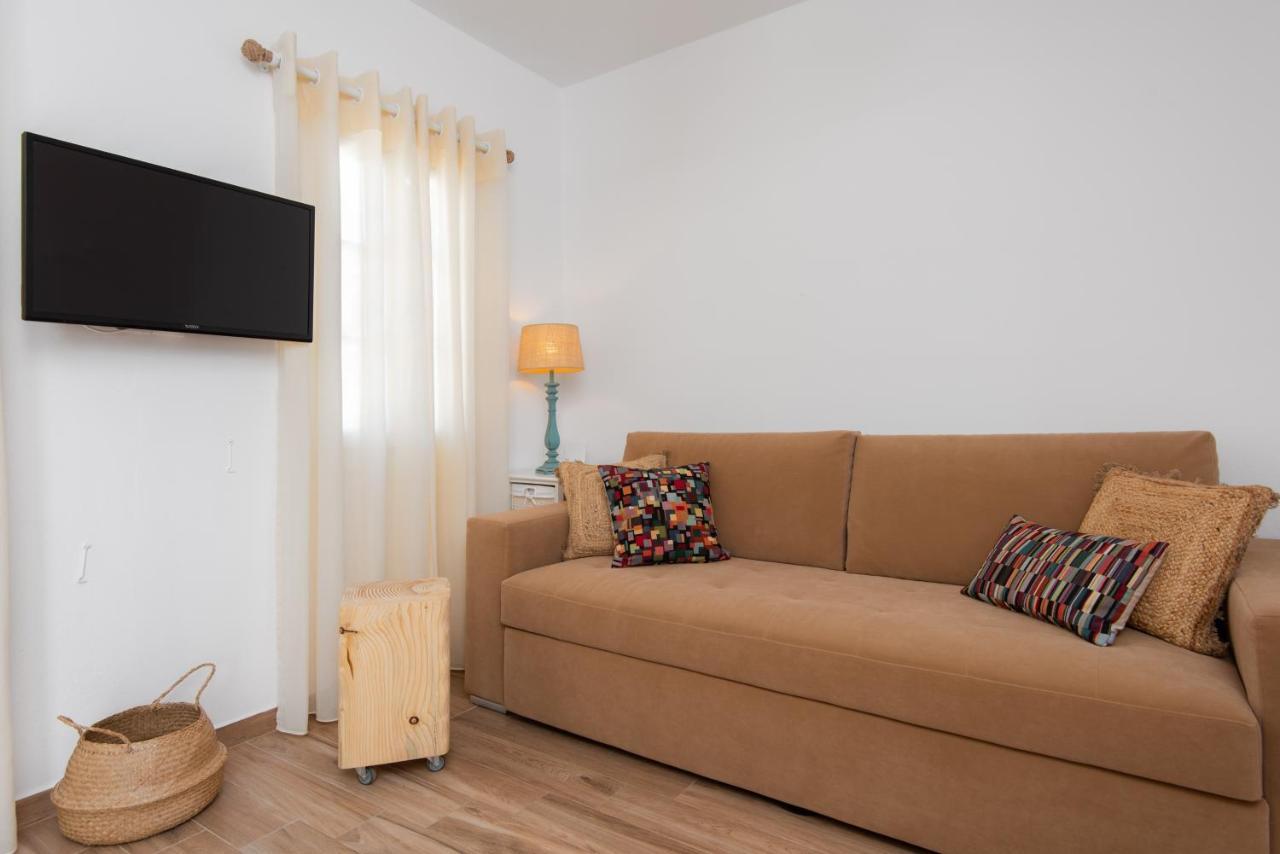 Miles Away Luxury Apartments Platis Gialos  Экстерьер фото