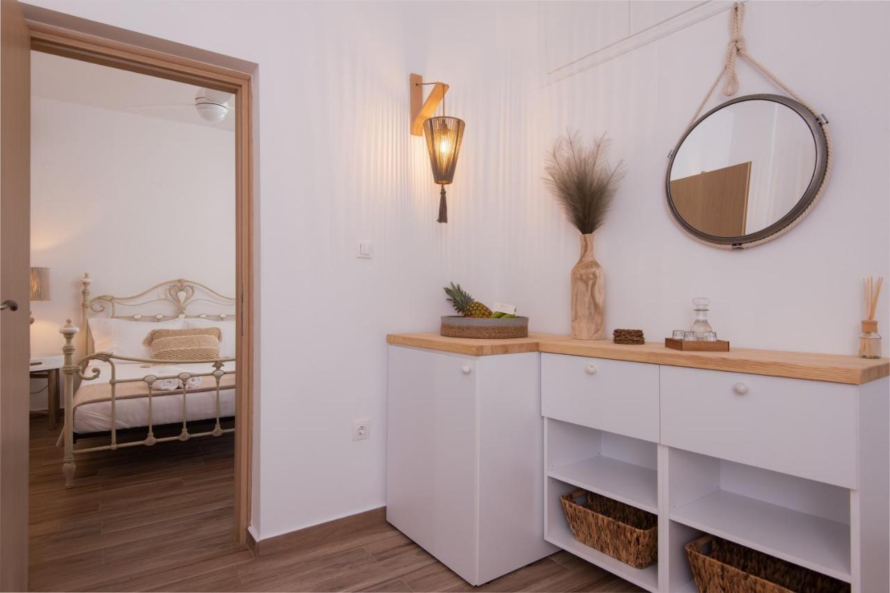 Miles Away Luxury Apartments Platis Gialos  Экстерьер фото