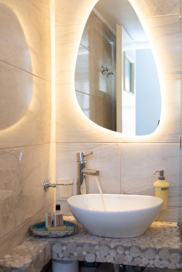 Miles Away Luxury Apartments Platis Gialos  Экстерьер фото
