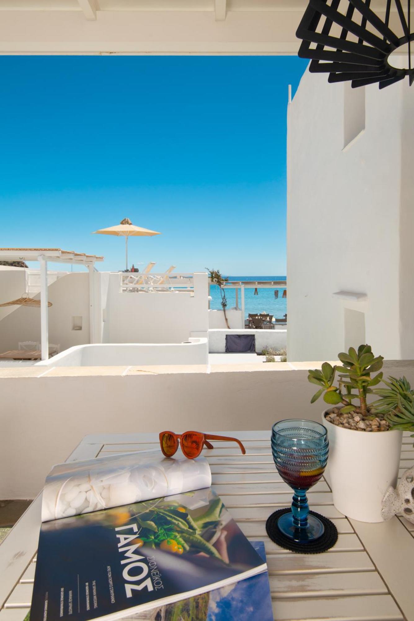 Miles Away Luxury Apartments Platis Gialos  Экстерьер фото