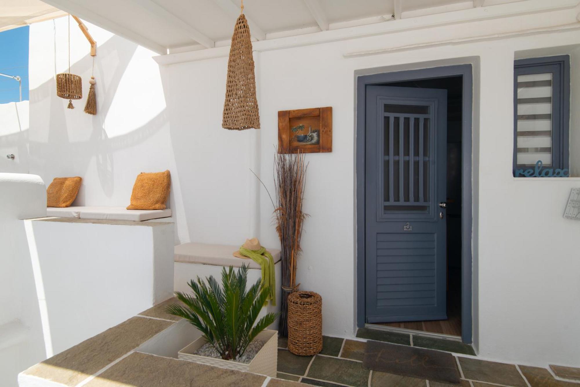 Miles Away Luxury Apartments Platis Gialos  Экстерьер фото